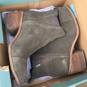 TOMS ankle booties